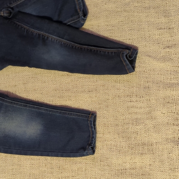 Pair of 3T Girl Jeans - Picture 3 of 8